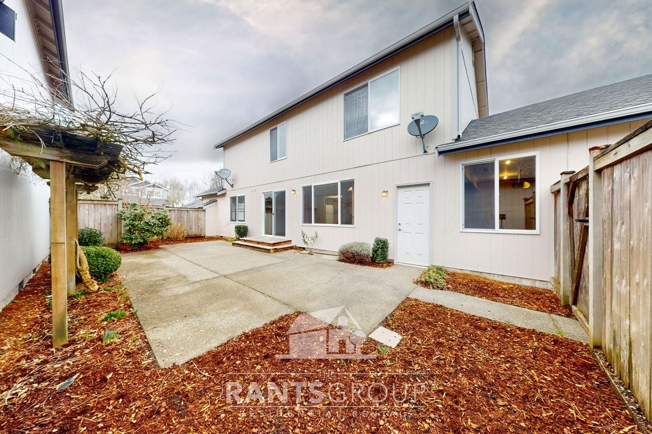8014 Bedford Ln Se - Photo 6 of 28