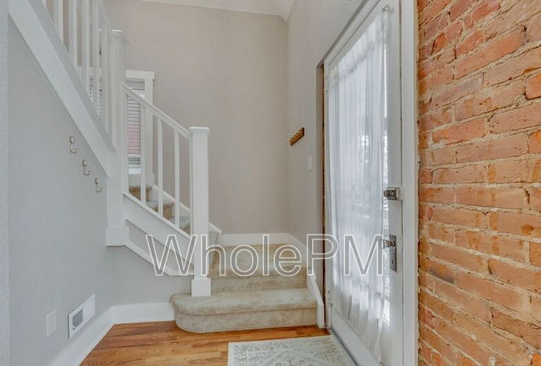 123 S Bannock St - Photo 2 of 25