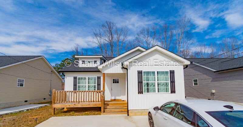 1399 Eastbrook Rd Se - Photo 2 of 22