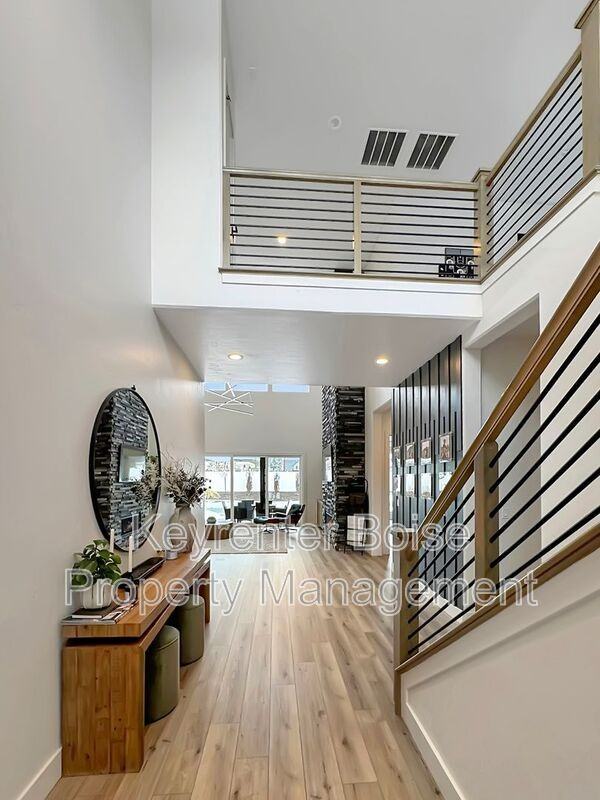 8148 W Brooks Dr - Photo 2 of 25