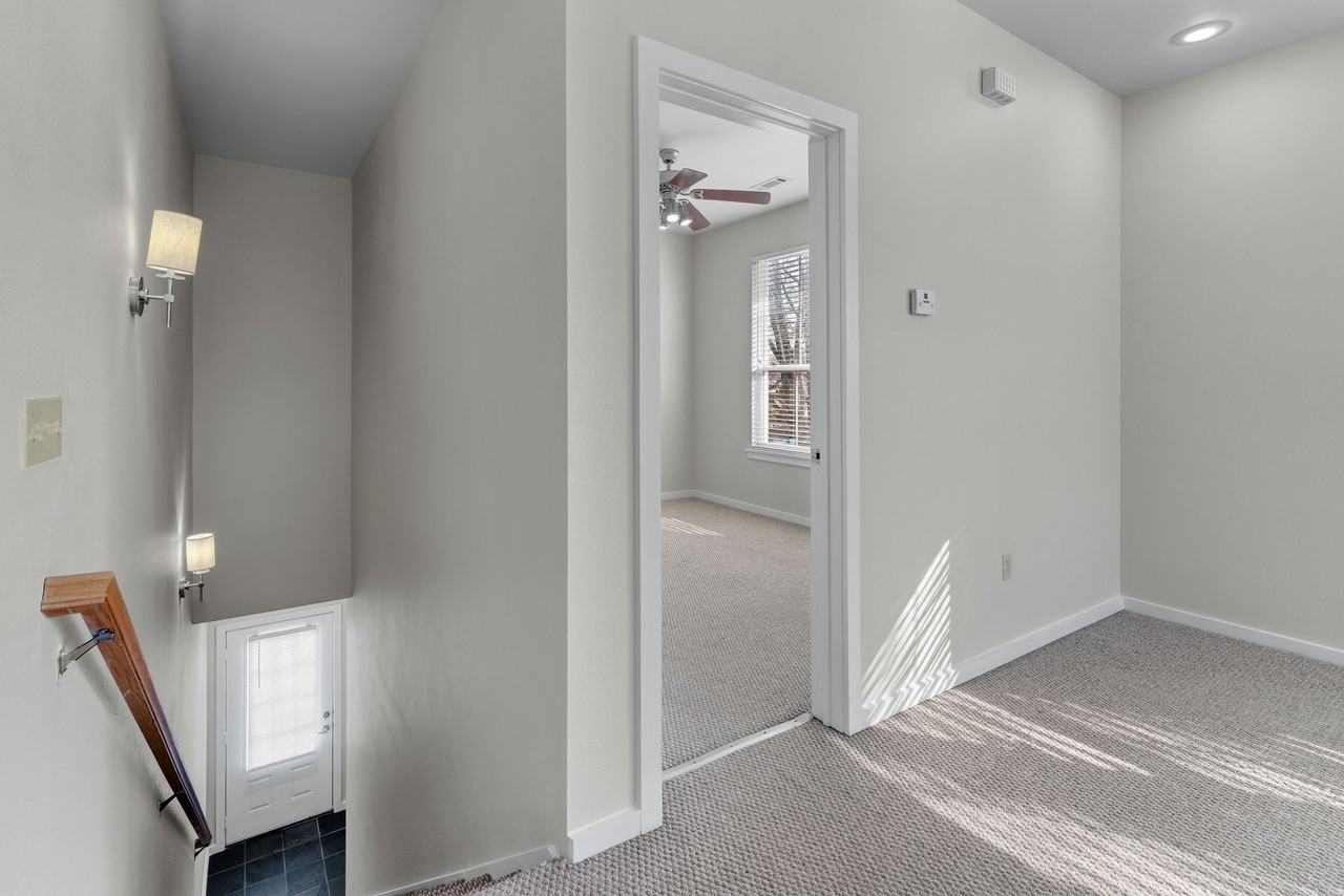 40 E Maple St #2 - Photo 3 of 13