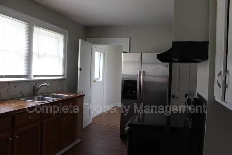 1417 Bessemer Rd - Photo 3 of 10