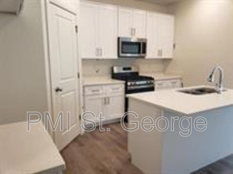 350 W. Old Hwy #7ROOM2 - Photo 5 of 33