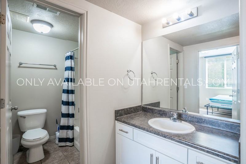 884 En #E3-1 - Photo 7 of 18