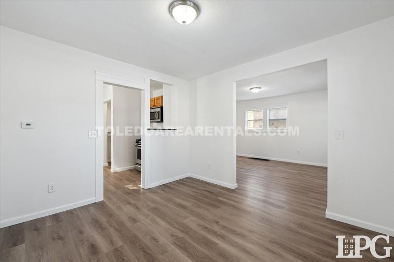 3683 Upton Ave - Photo 7 of 33