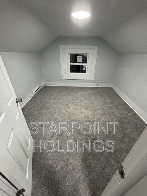 820 S 33rd St - Photo 3 of 8