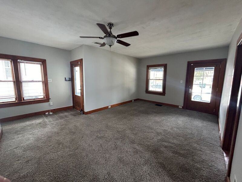 2526 Springmont Ave - Photo 2 of 10