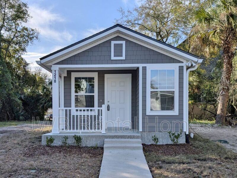 1218 Odessa St - Photo 2 of 16