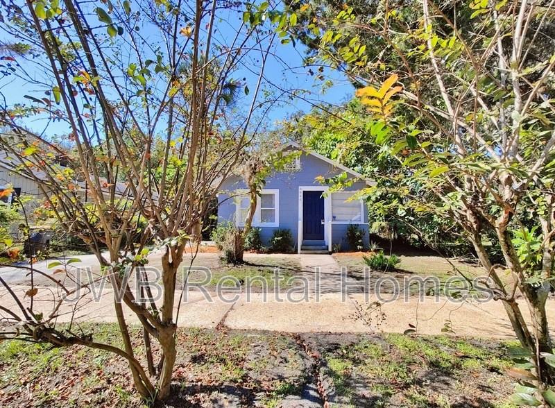 6940 Elwood Ave - Photo 2 of 8