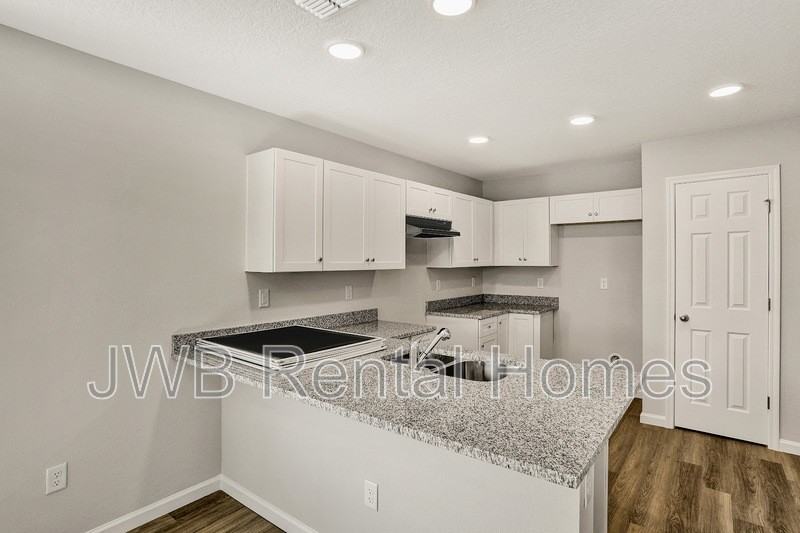 2336 N Davis St - Photo 2 of 14