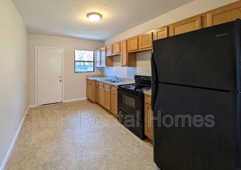 1159 Pangola Dr - Photo 2 of 9