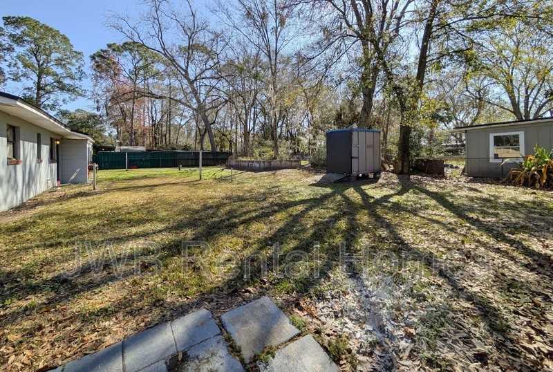 1159 Pangola Dr - Photo 7 of 9