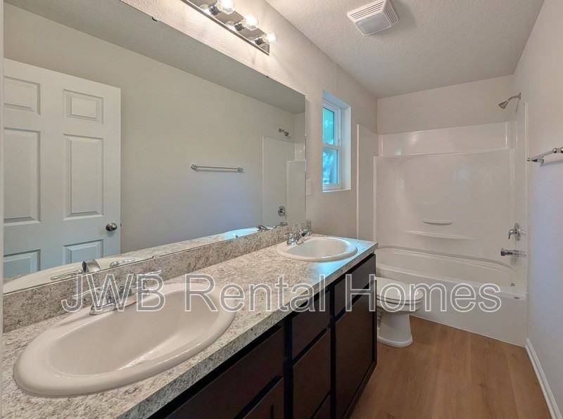 1305 E 3rd St - Photo 6 of 12