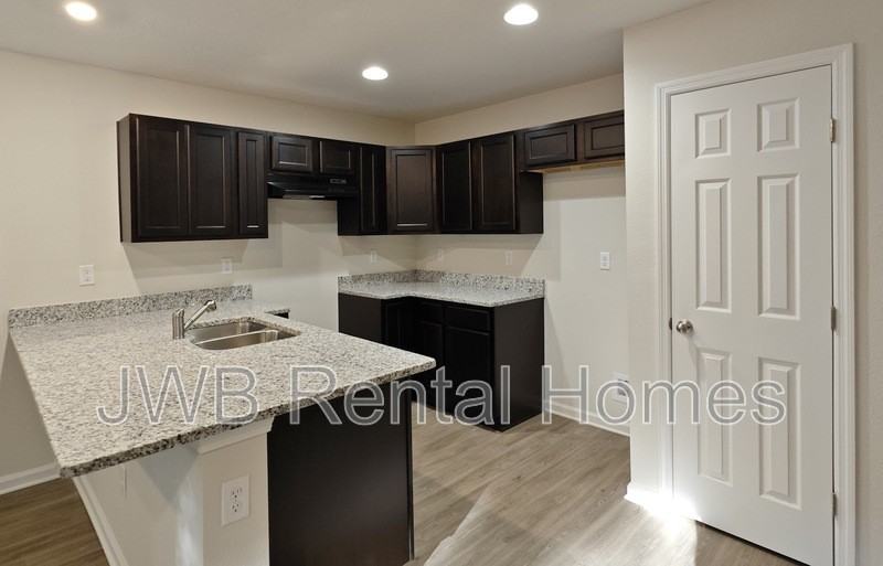 267 Belfort St - Photo 2 of 7