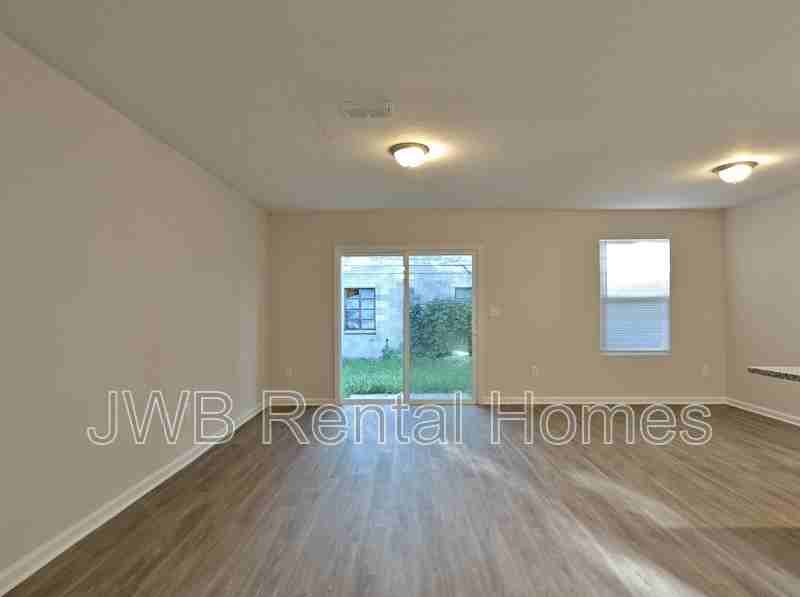 267 Belfort St - Photo 3 of 7