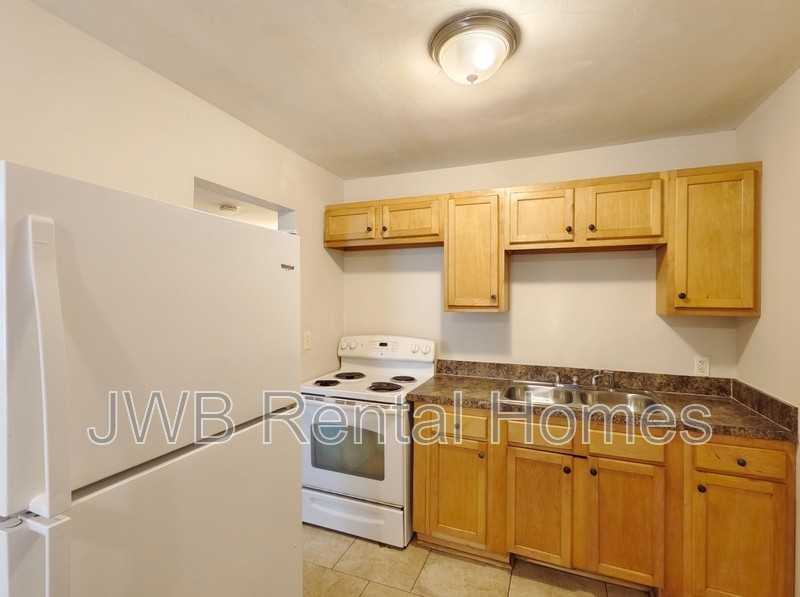 4909 Vermont Rd - Photo 2 of 10