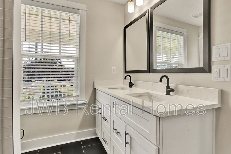 453 E 1st St - Photo 7 of 13
