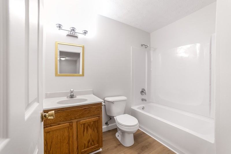 4556 Winslow Dr - Photo 2 of 10