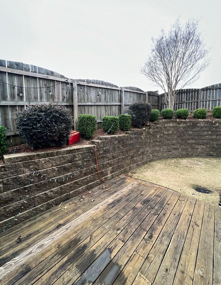 353 N Donahue Dr - Photo 2 of 14