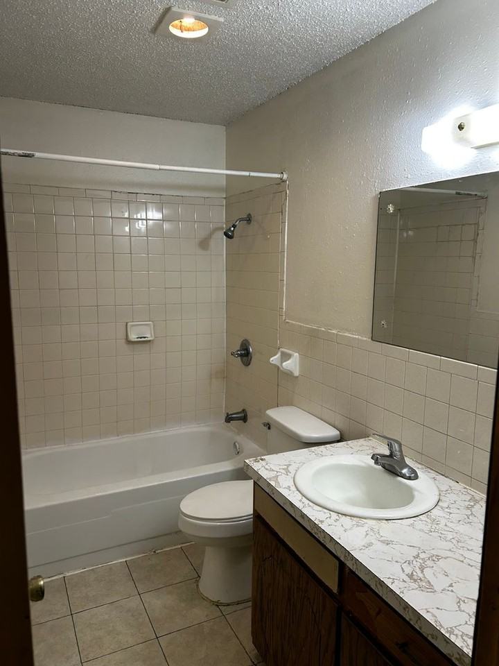 2100 Carlton Street - Photo 4 of 7