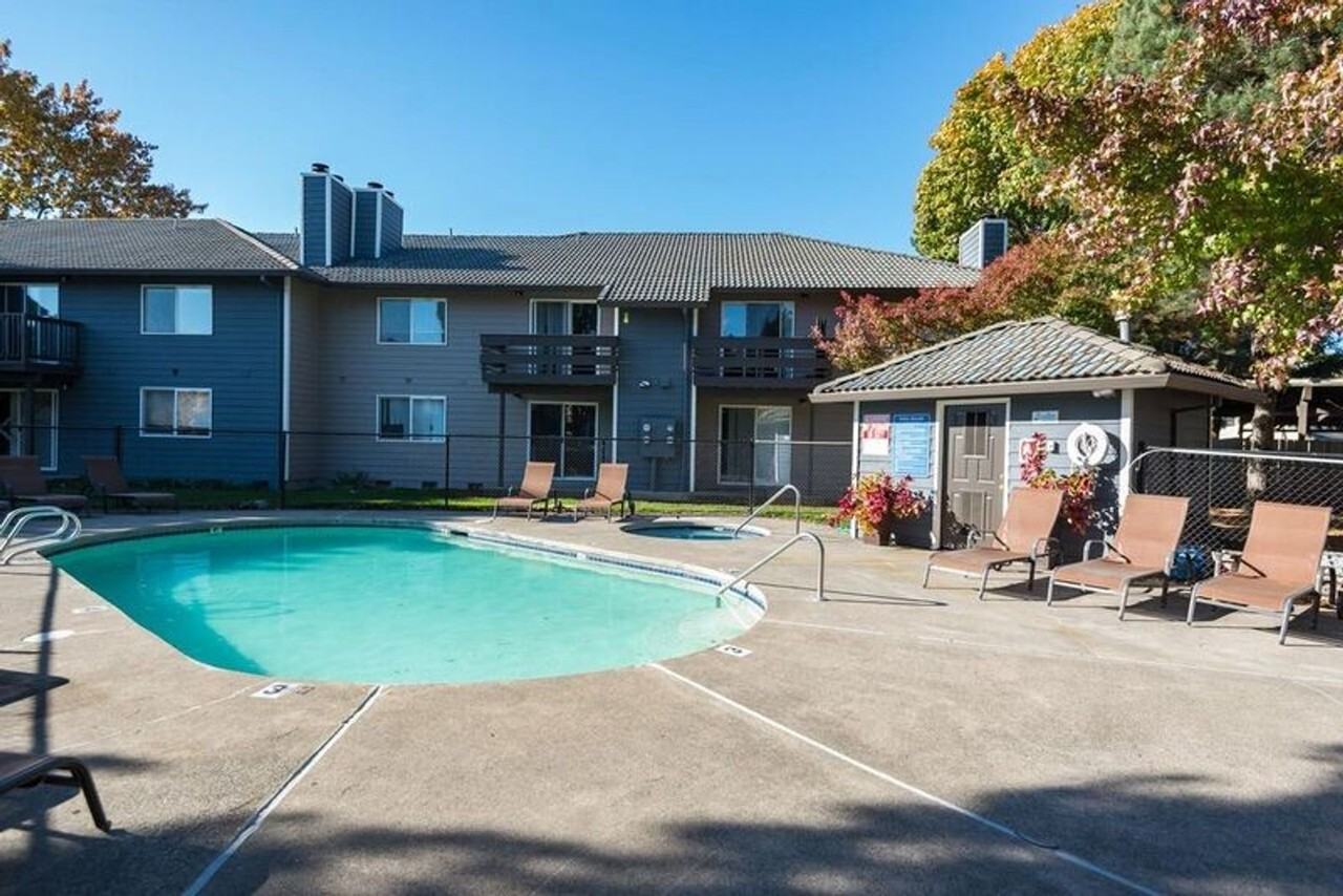 Sterling Park Apts - Photo 5 of 26