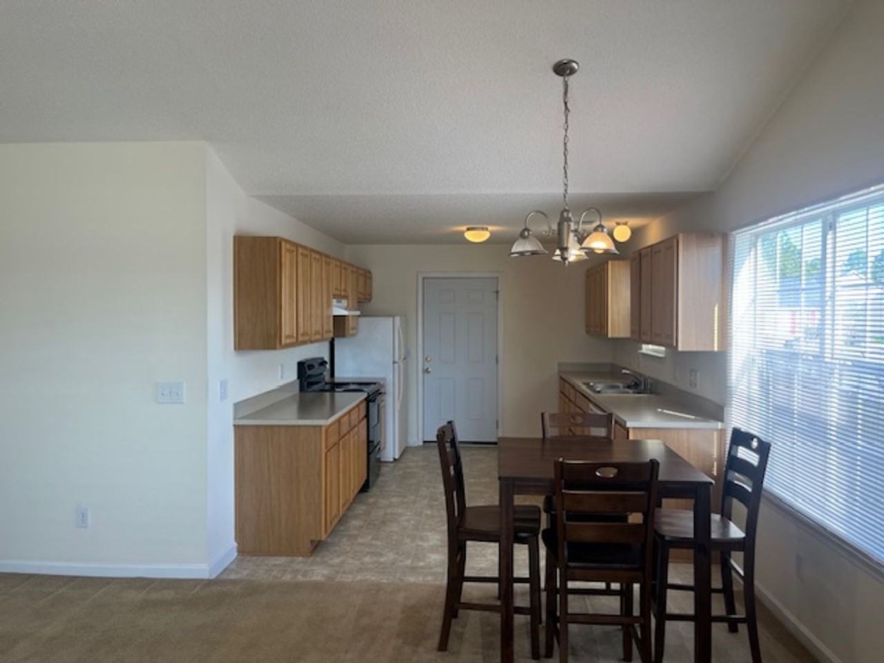 222 Legend Oaks Dr - Photo 3 of 22