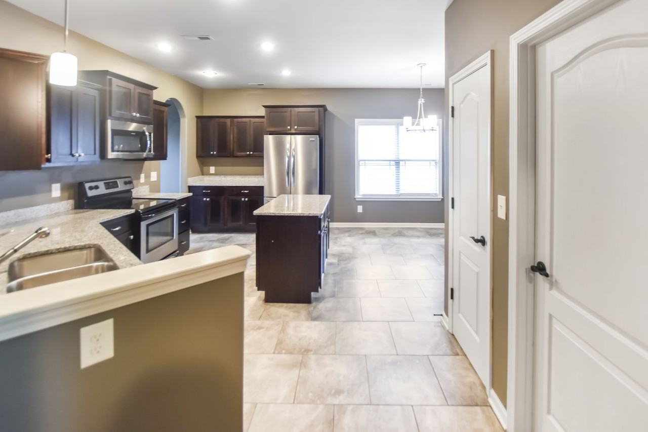 1780 Apache Way - Photo 5 of 18