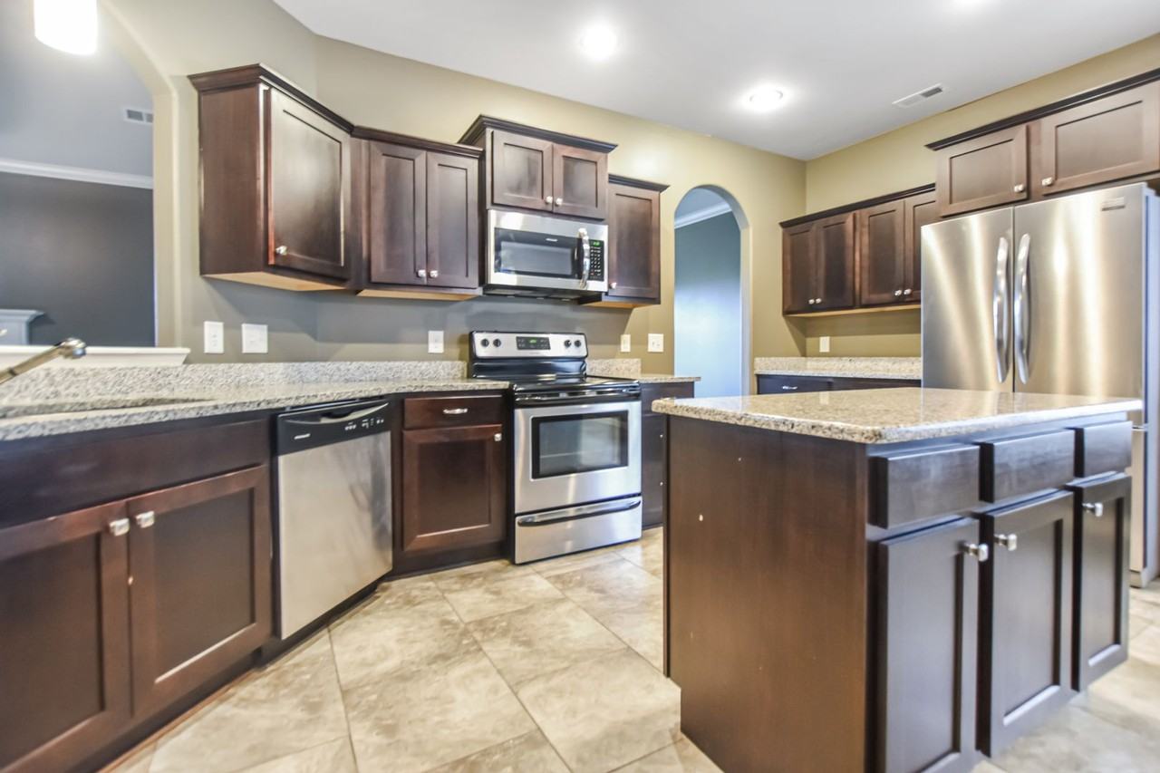 1780 Apache Way - Photo 6 of 18