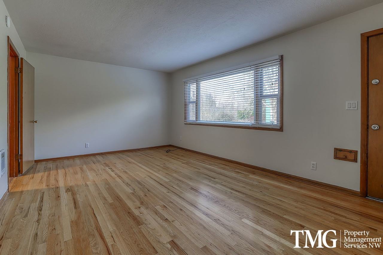 3010 Se 35th Ave - Photo 5 of 20