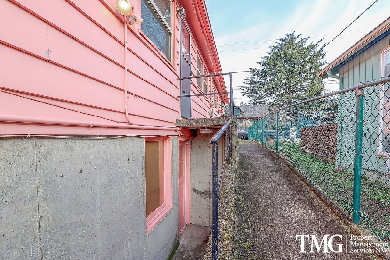 3010 Se 35th Ave - Photo 7 of 20