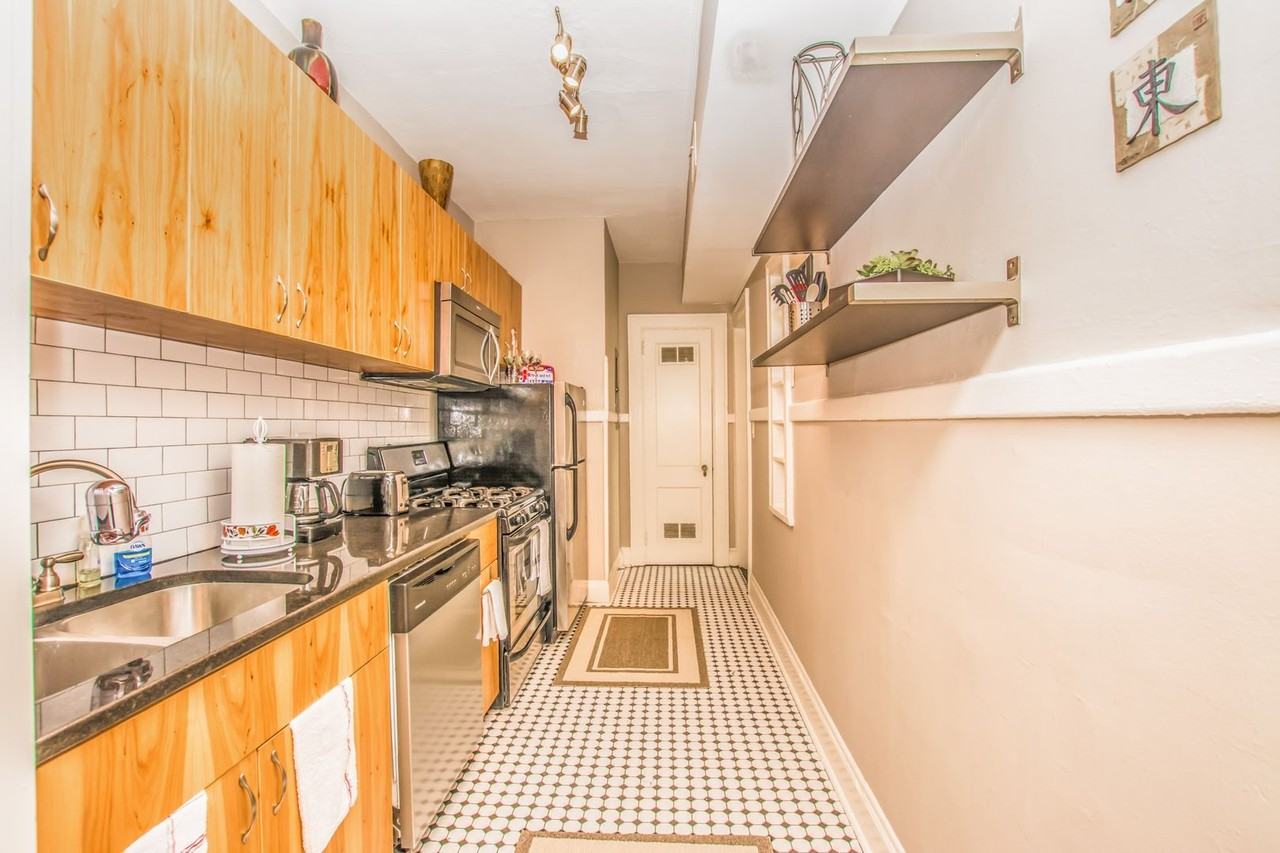 740 Barnett St Ne - Photo 7 of 20