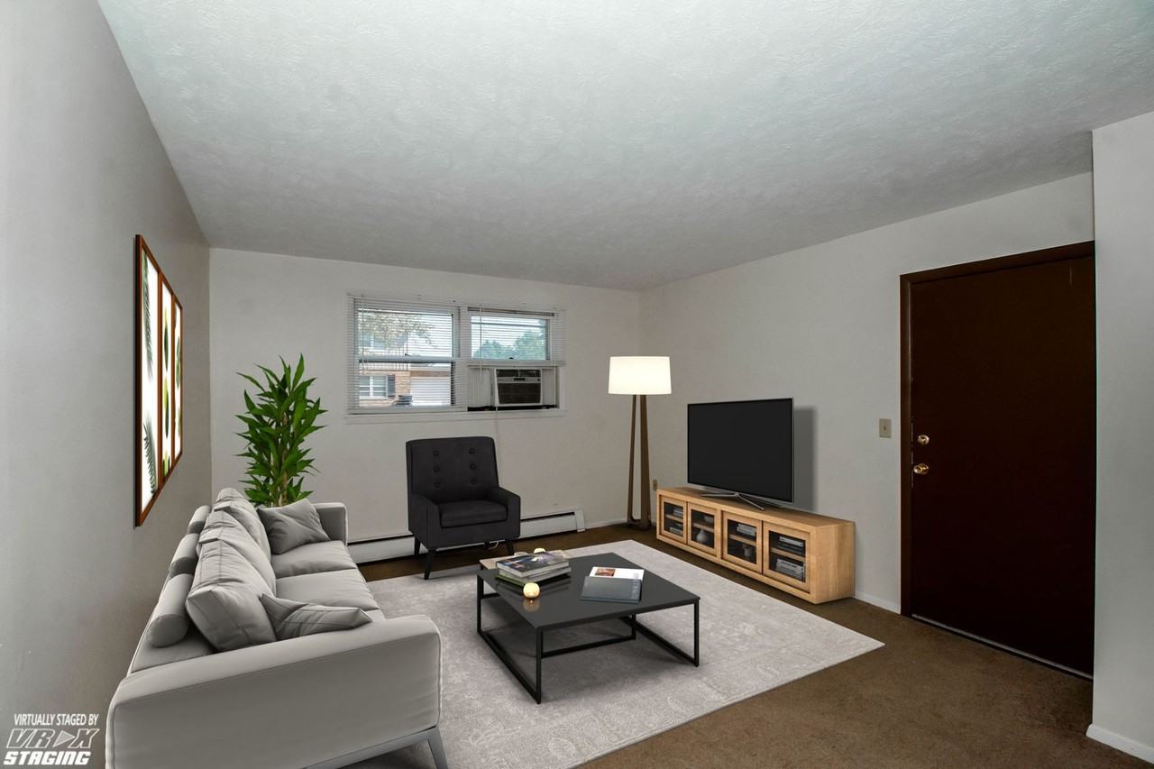 215 Lindell - Photo 2 of 16