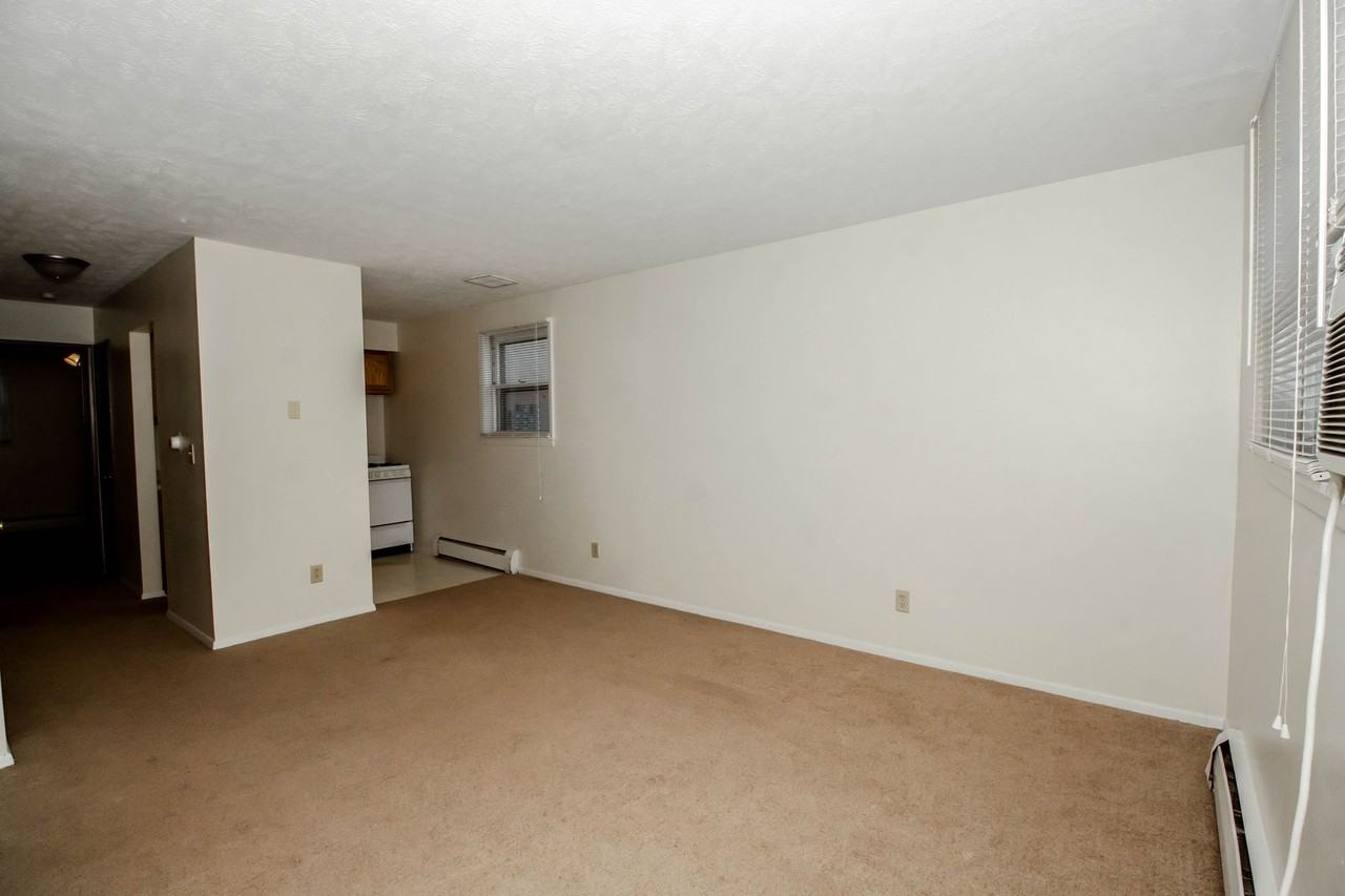 215 Lindell - Photo 5 of 16