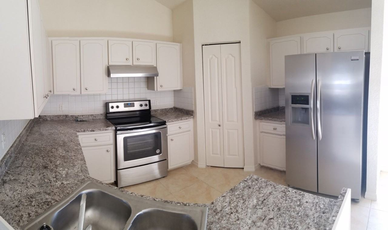 3920 Se 24th St - Photo 6 of 12