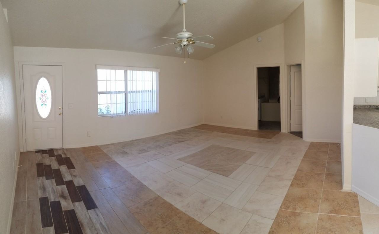 3920 Se 24th St - Photo 3 of 12