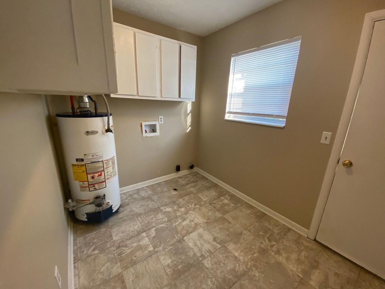 233 S Jan Dr - Photo 6 of 12