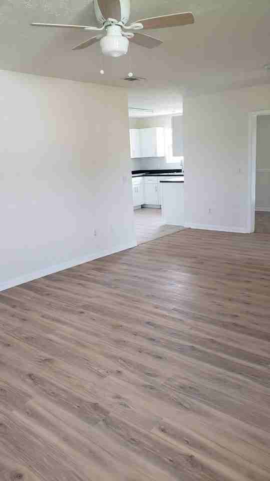 2809 E 17th St - Photo 2 of 11