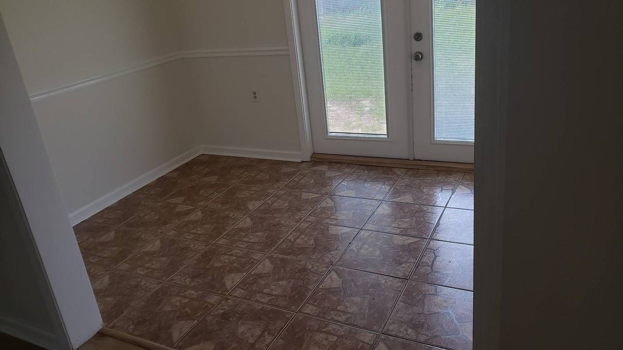 2809 E 17th St - Photo 5 of 11