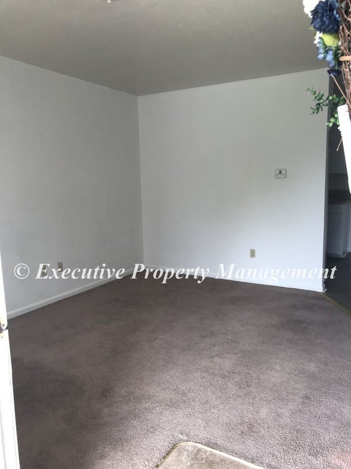 119 North Dr - Photo 2 of 10