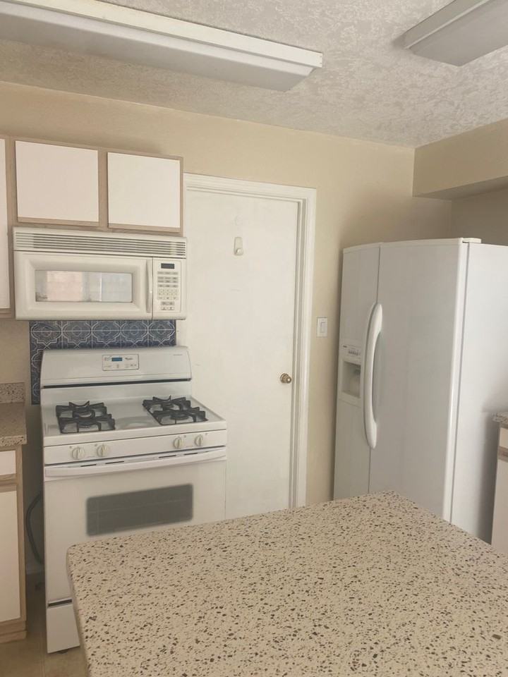 3232 Mountainside Pkwy Ne - Photo 4 of 7