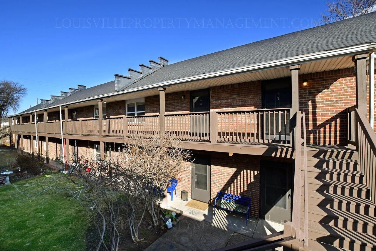 1002 East Main St - Photo 2 of 33