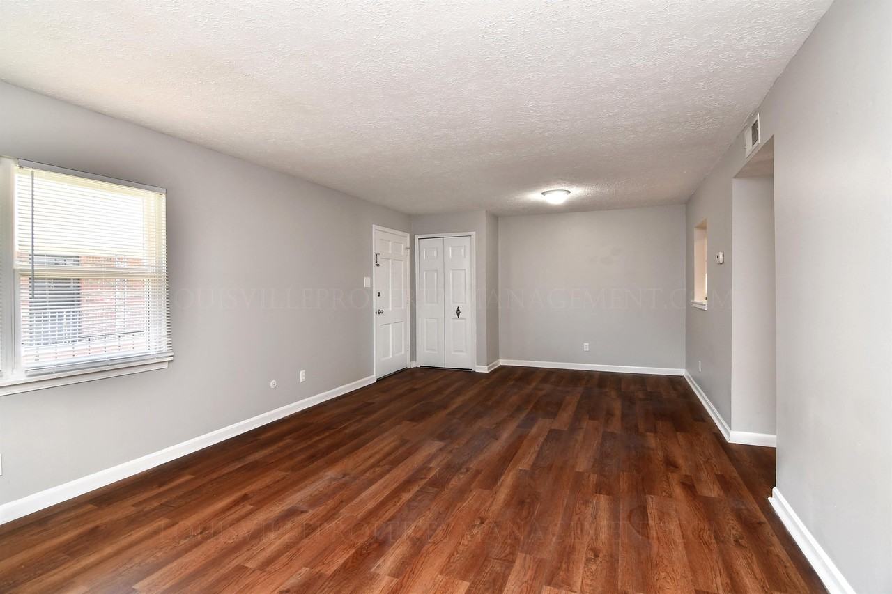 1002 East Main St - Photo 3 of 33