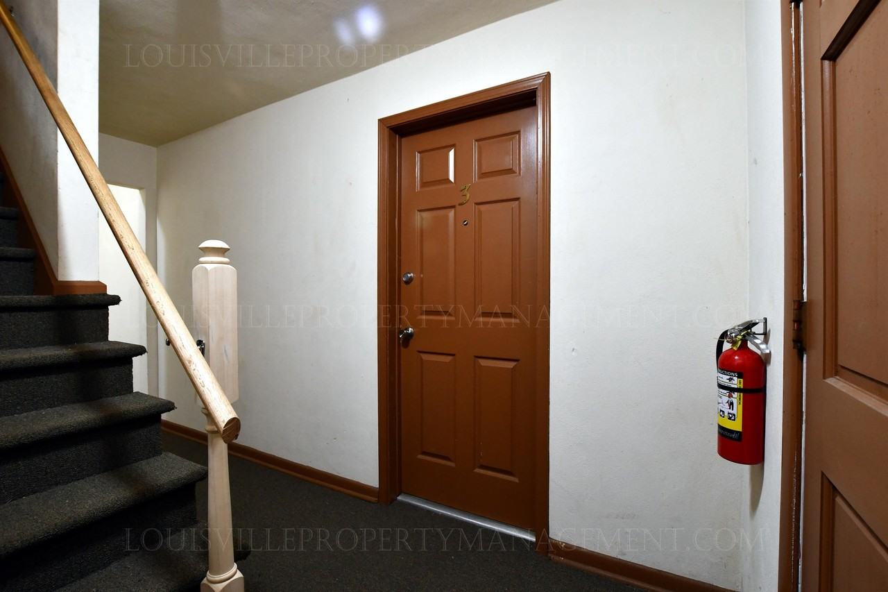 810 West Vine Street - Photo 2 of 19