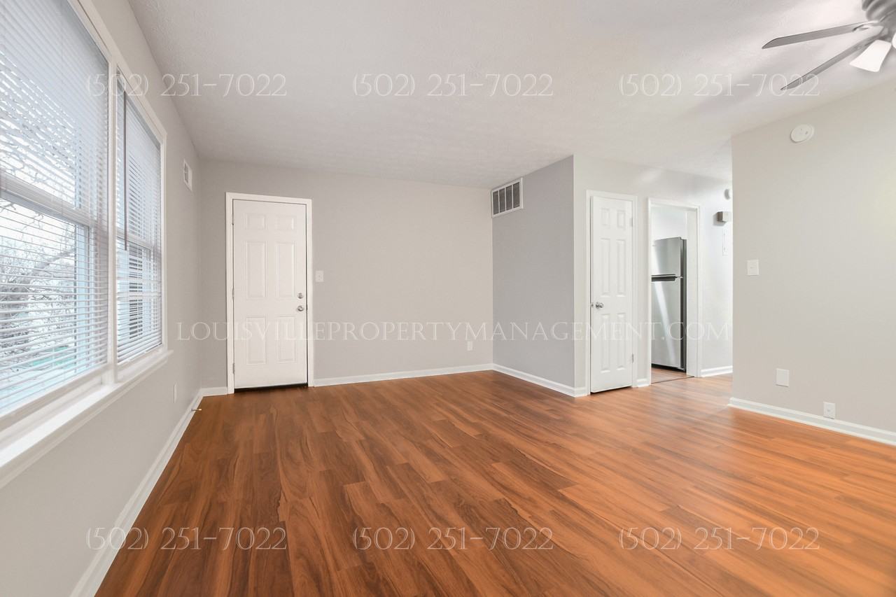 3316 Noe Way - Photo 3 of 43