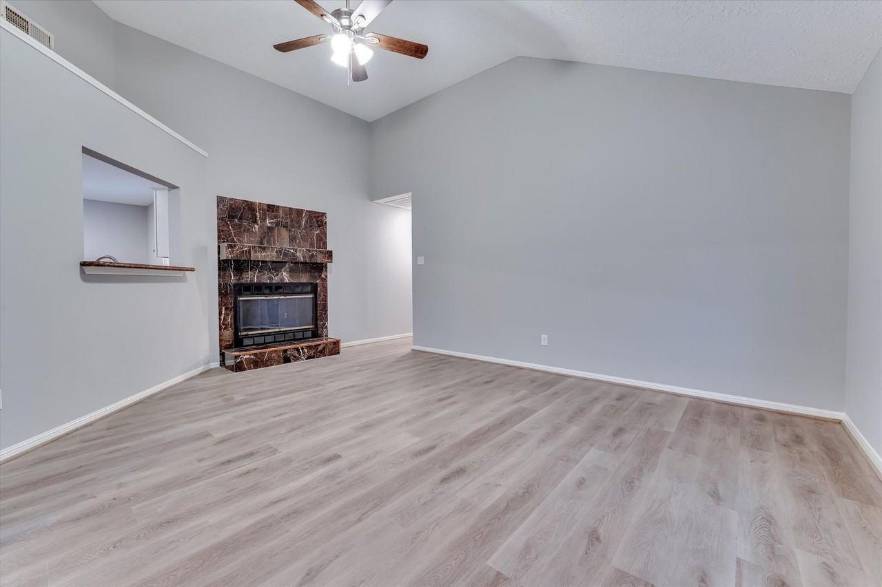 9407 Stockwell Dr - Photo 2 of 29