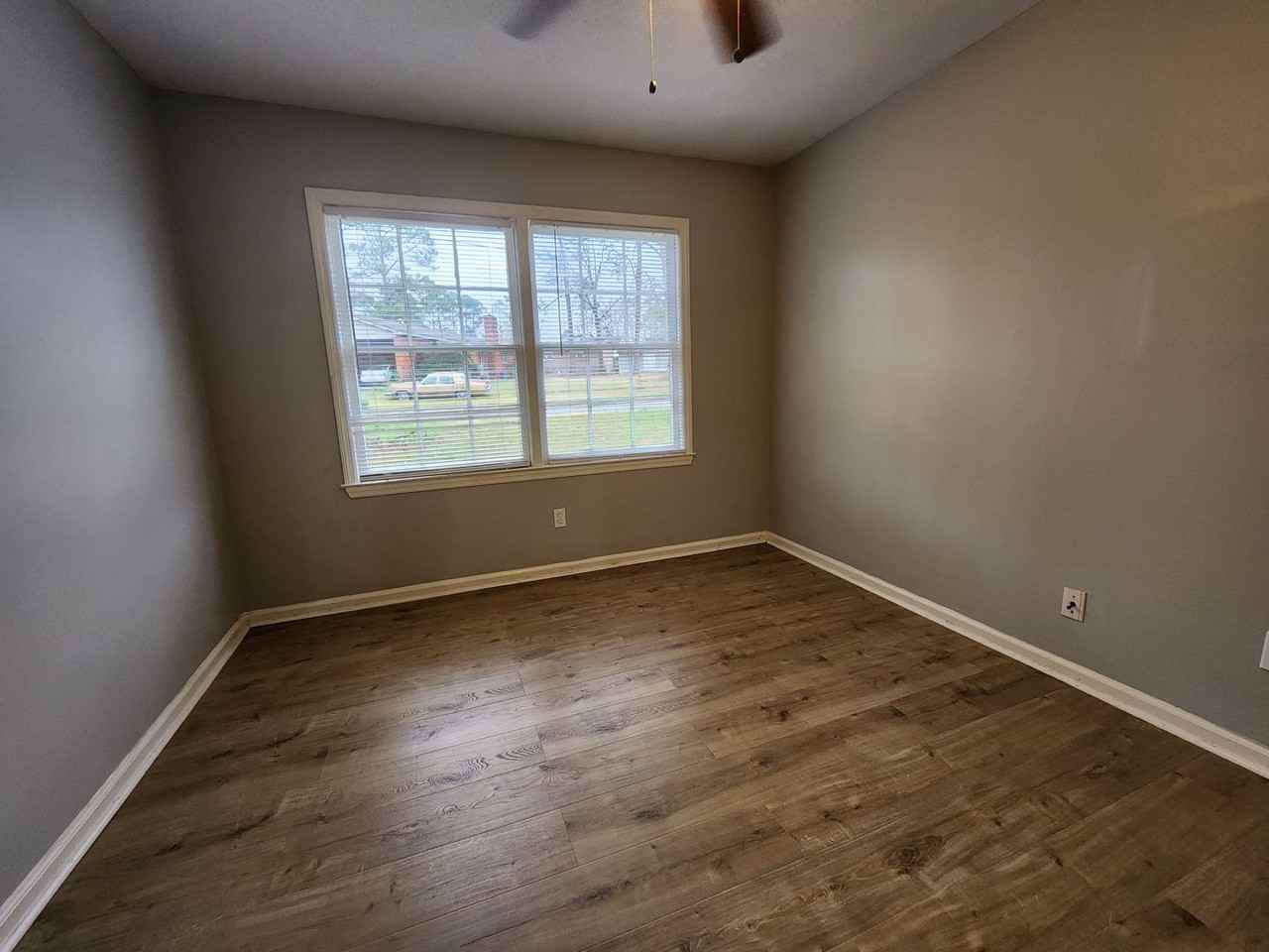 2316 Lakeview Dr - Photo 6 of 13