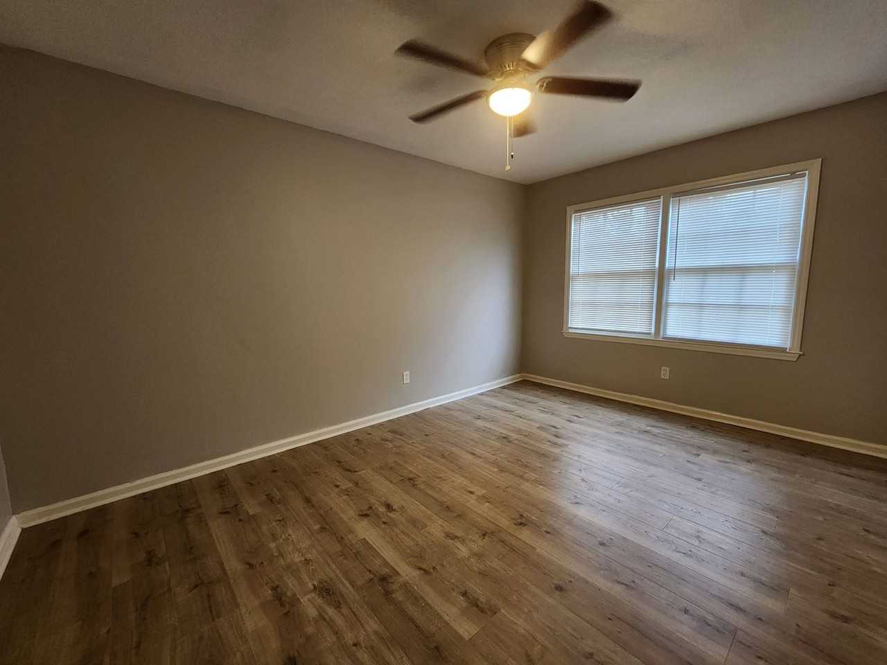 2316 Lakeview Dr - Photo 7 of 13