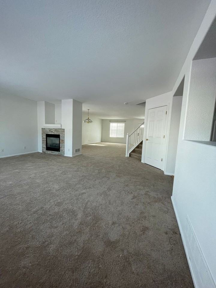 2965 E 109th Ave - Photo 2 of 50