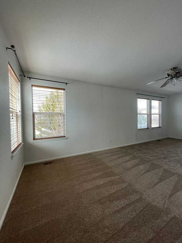 2965 E 109th Ave - Photo 4 of 50
