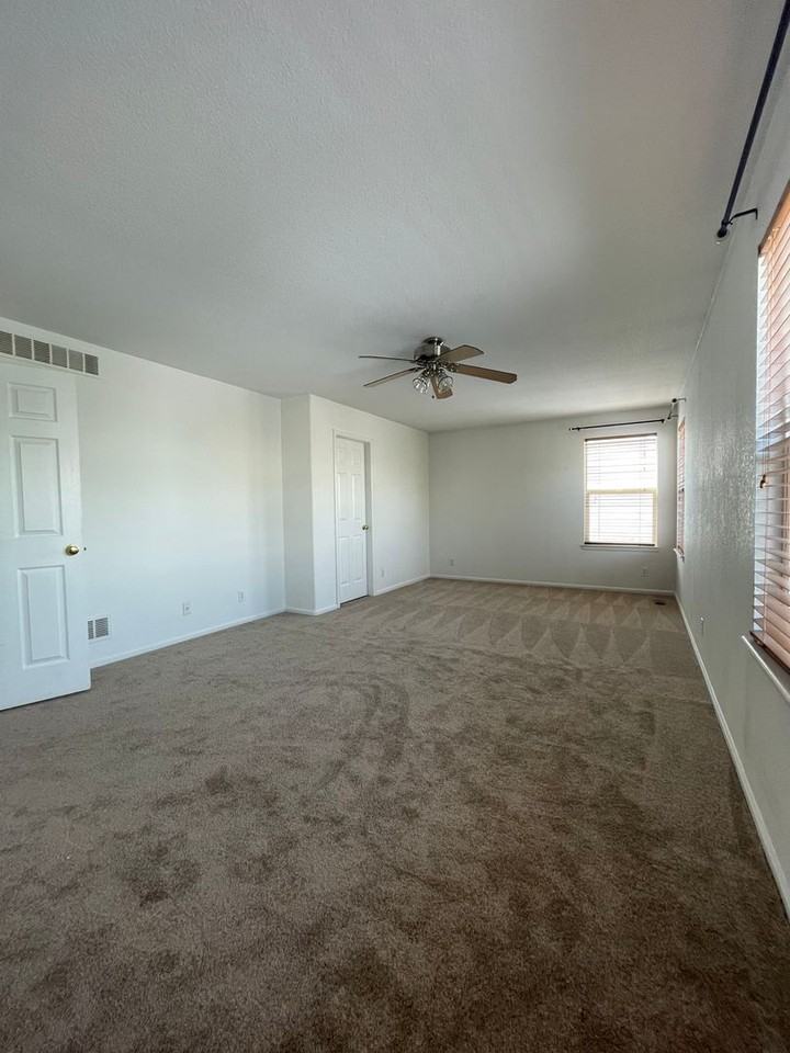 2965 E 109th Ave - Photo 5 of 50